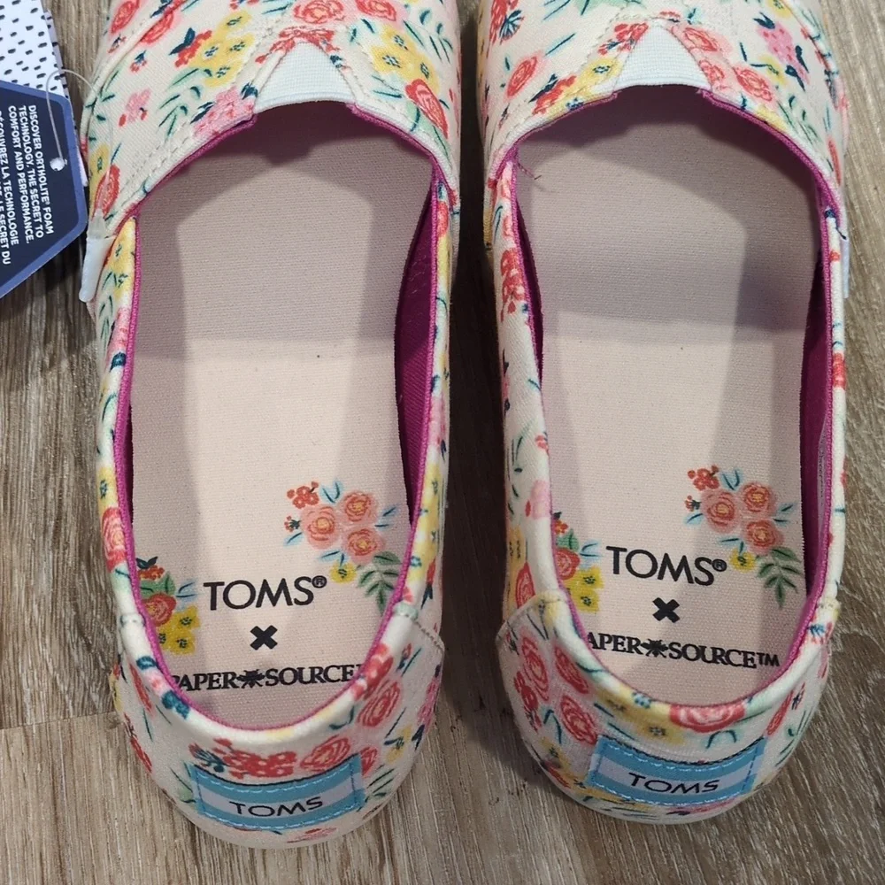 TOMS Women's Multicolor Floral Slip-On Flats size 5 - Picture 5 of 13